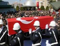 Bölücülere lanet yağdı
